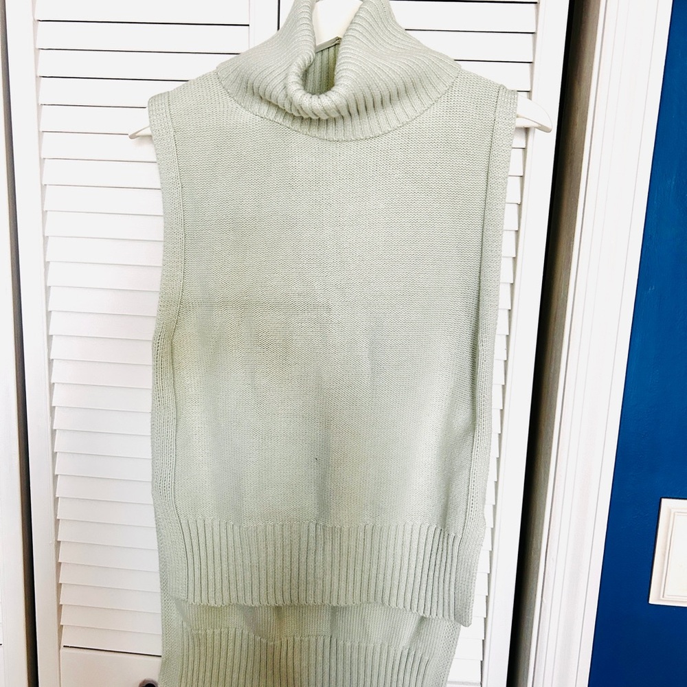 Banana Republic Sleeveless Cowl Neck Sweater Vest - Sage Green